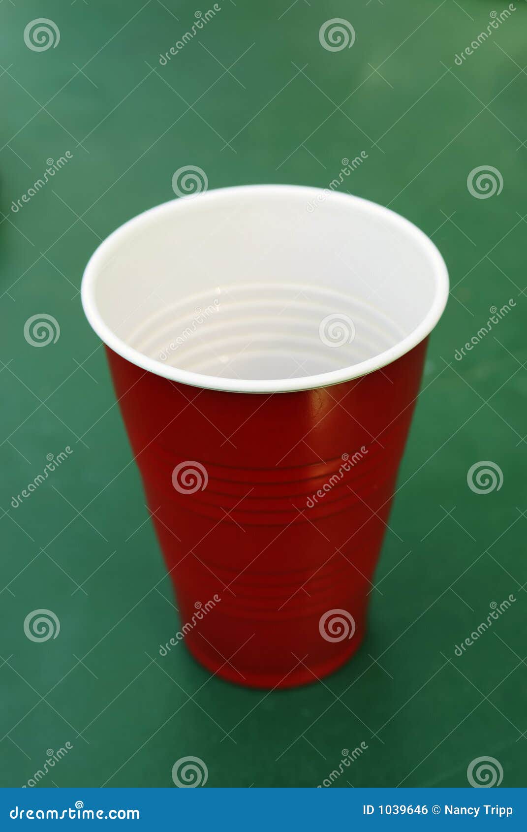 Seven Plastic Cups Red And Green Stock Photo - Download Image Now - Cut  Out, Disposable Cup, Green Color - iStock