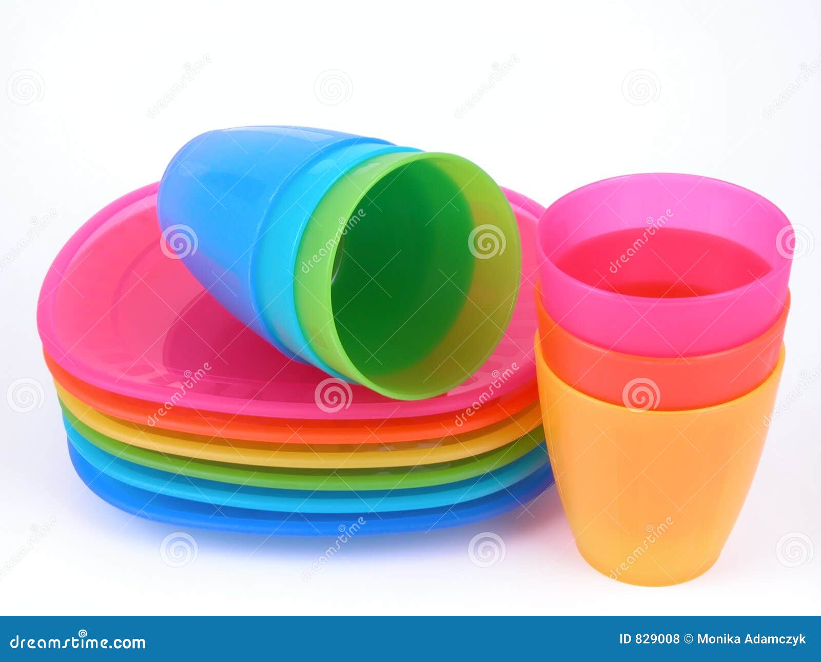 toy cup and plate set
