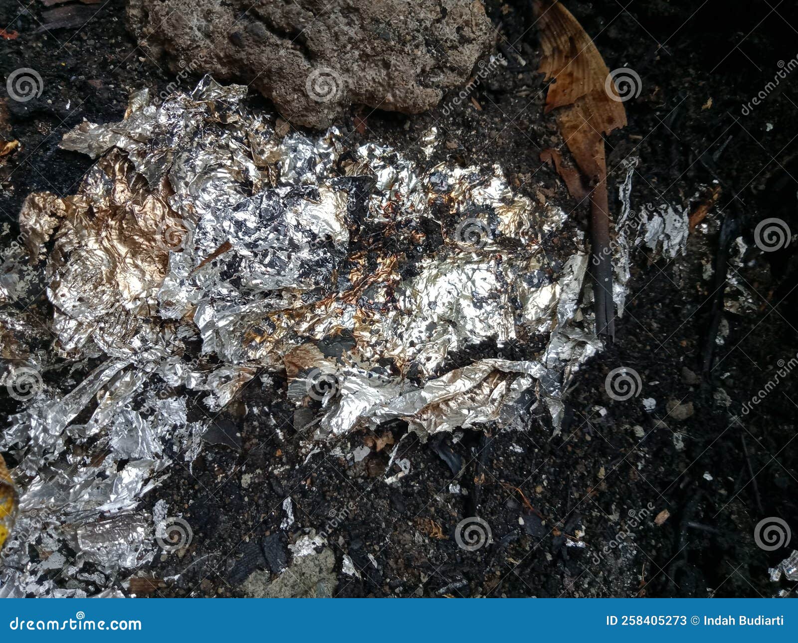 Plastic Snacks after Burning, Wrap in Aluminum Foil after Burning, East
