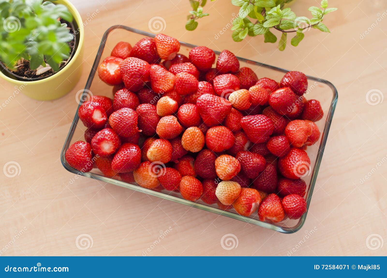 Plate full of strawberries stock image. Image of organic 72584071
