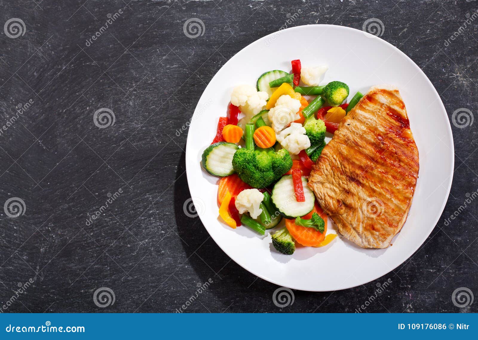 Plate of Grilled Chicken with Vegetables, Top View Stock Photo - Image ...