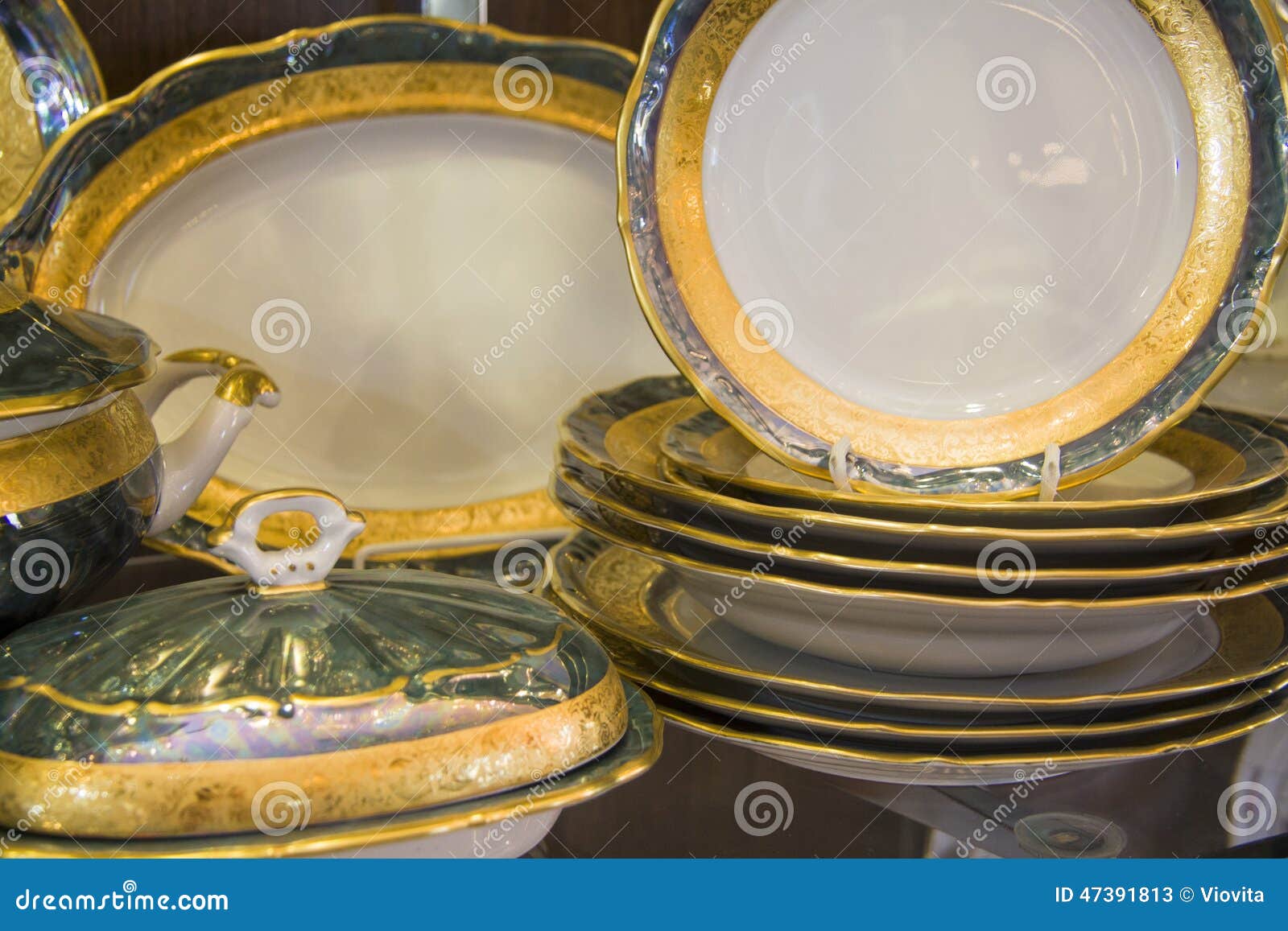 plates of dining tableware set