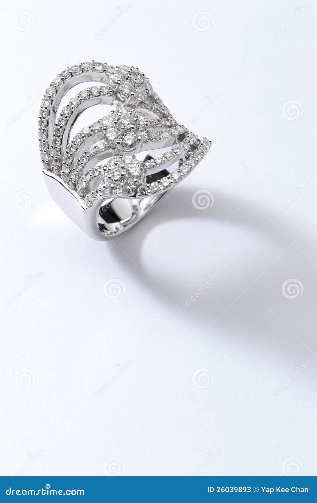 Platin-Ring Stockbild. Bild Von Glnzend, Nachricht, Liebe - 26039893