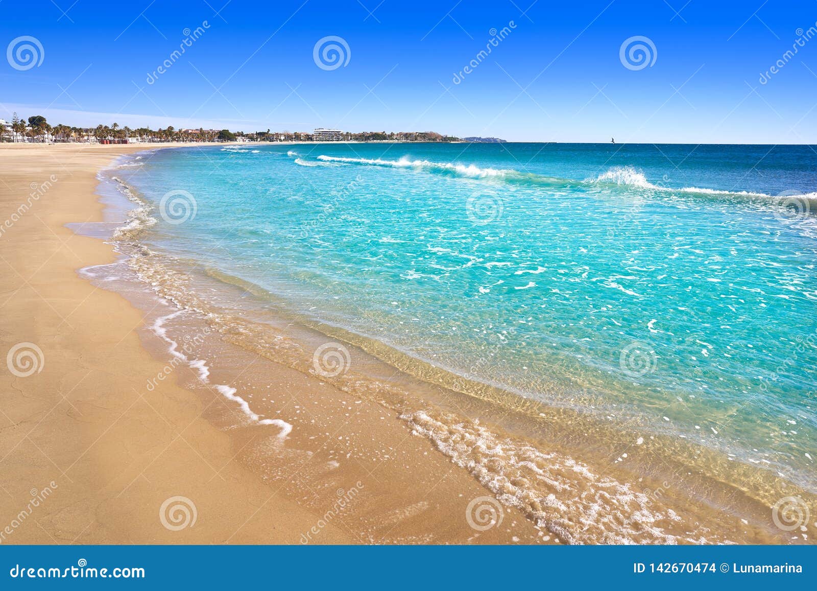 platja prat d'en fores beach in cambrils