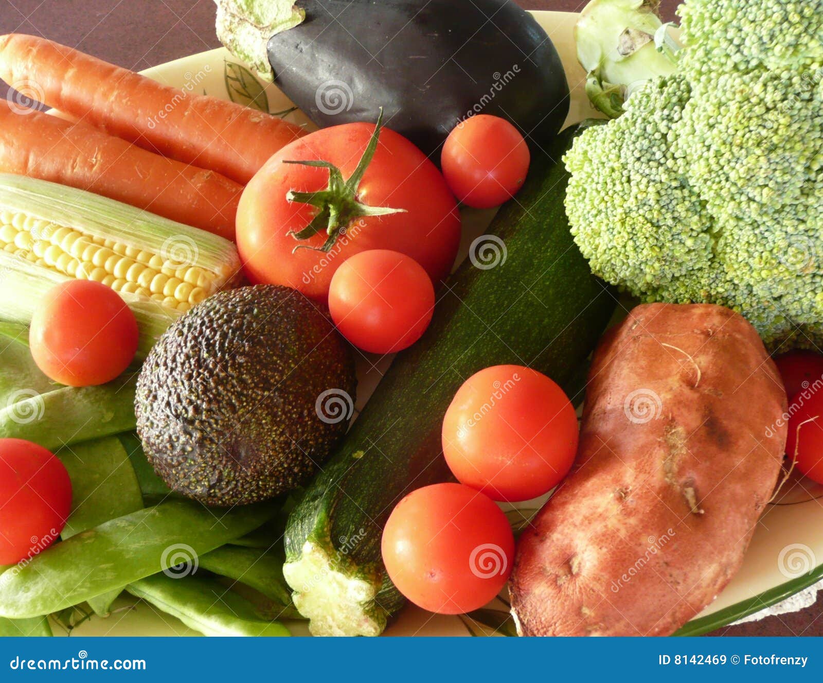 Platter of Raw Vegetables. stock image. Image of tomatoes 8142469