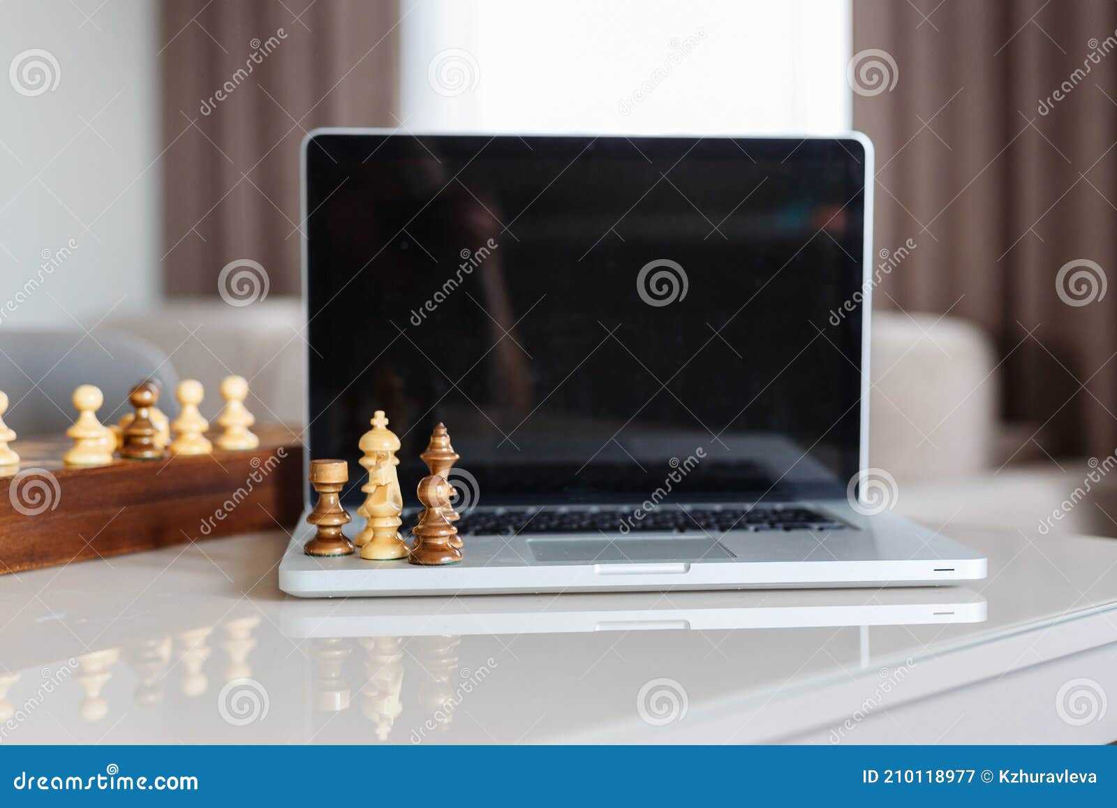 Play Chess Online with Tablet Computer. Online Education, Remote Distance  Learning, Entertainment at Home Stock Image - Image of home, concentration:  210118977