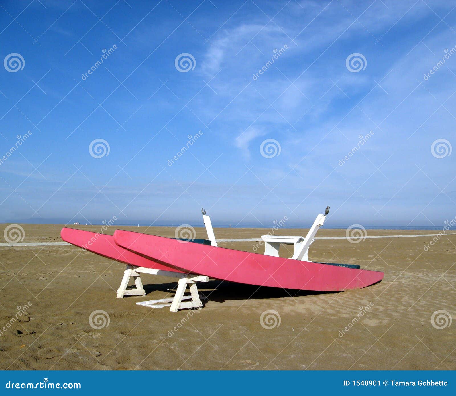 Playa stock de ilustración. Ilustración de azul, verano 1548901