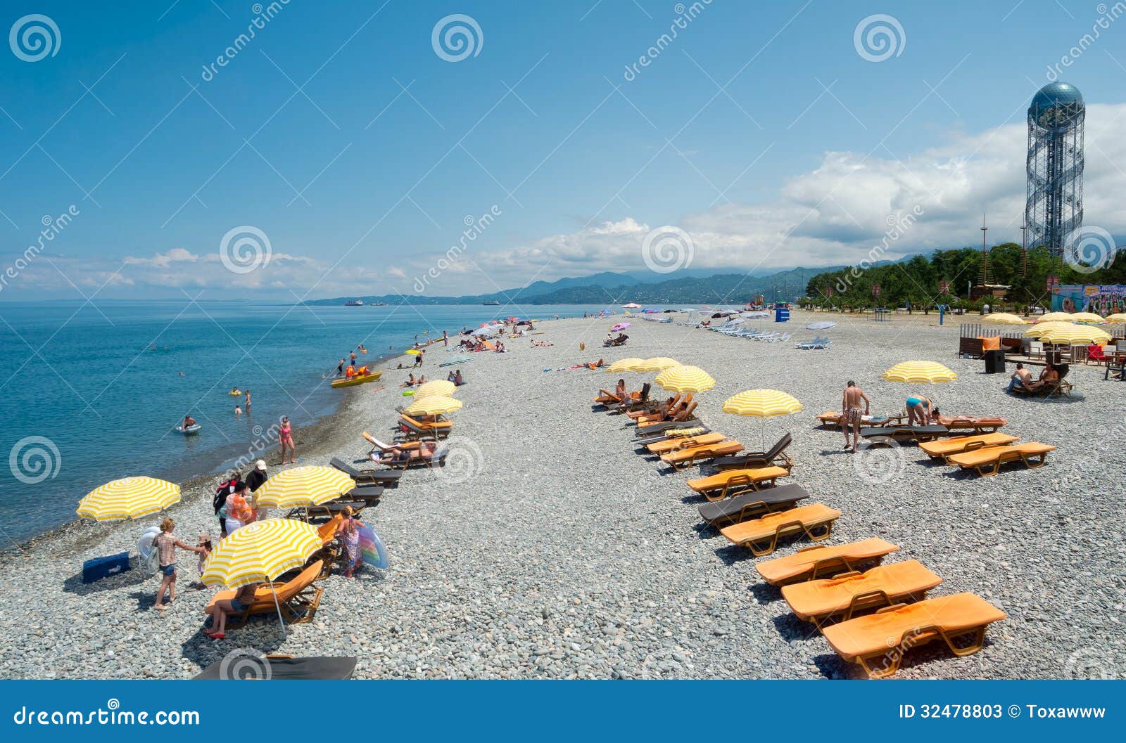 Playa de Batumi foto de archivo editorial. Imagen de edificio 32478803