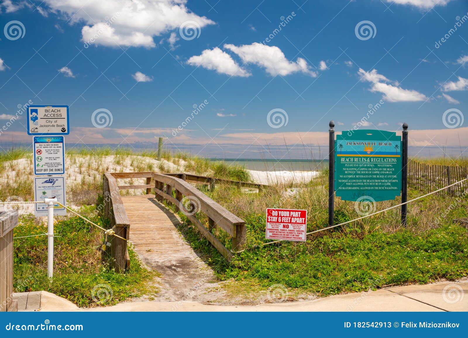 Playa De Jacksonville Cerrada Debido Al Cóvid De Coronavirus 19 Foto de ...