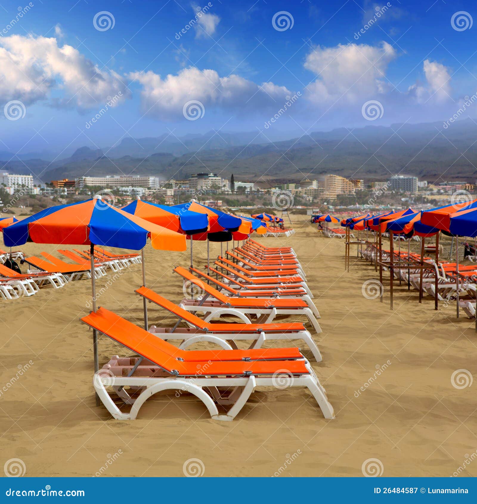 playa del ingles maspalomas beach in gran canaria