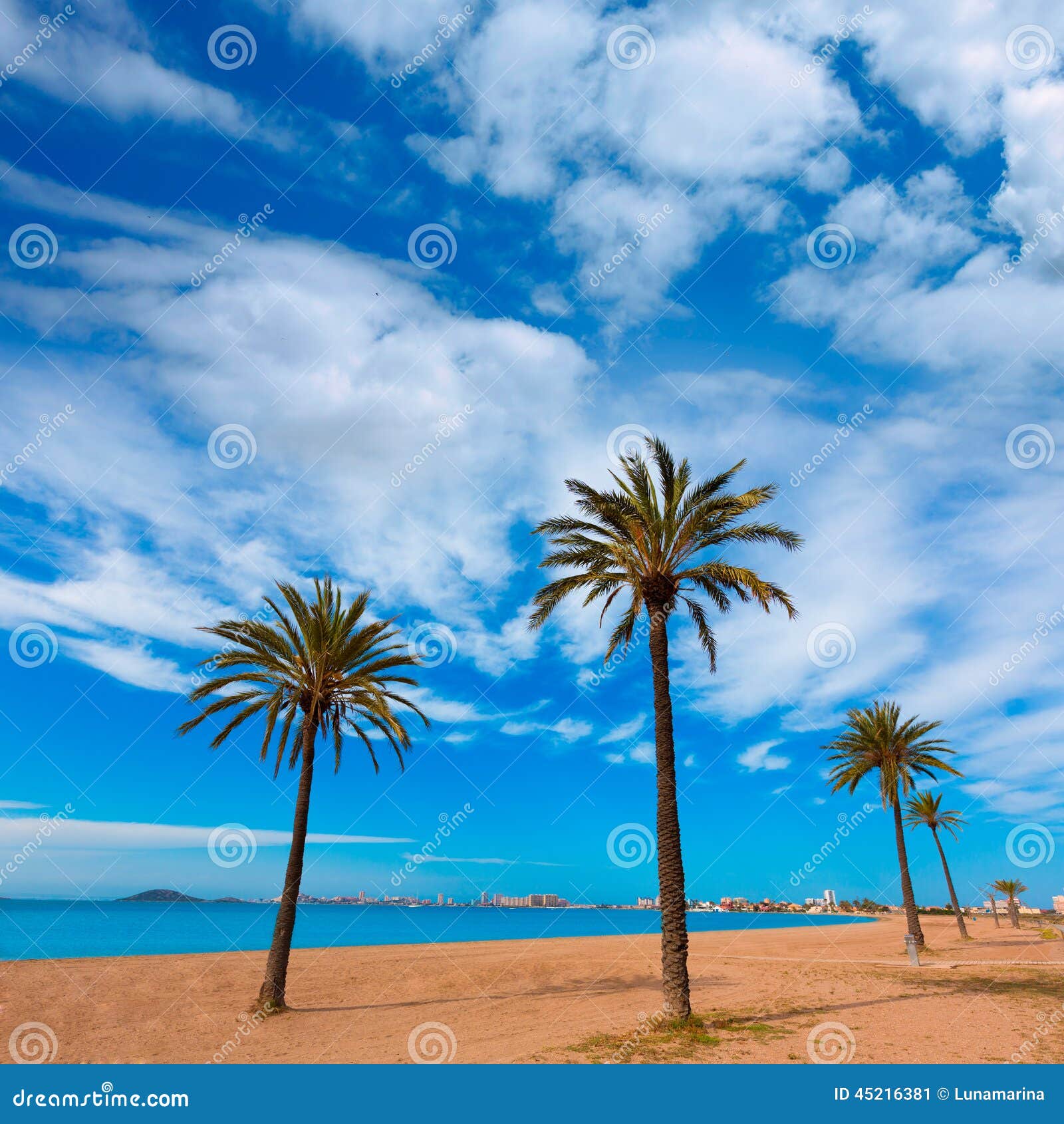 playa paraiso beach in manga mar menor murcia