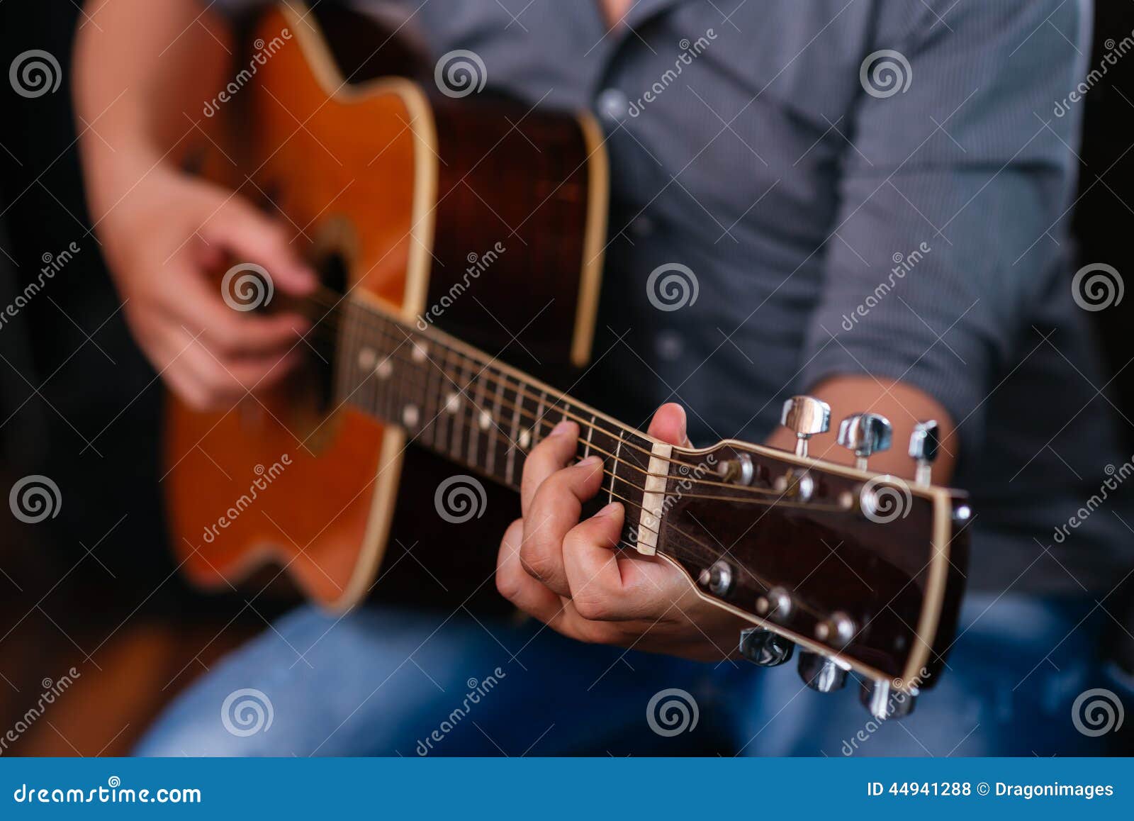 3,799 Hands Playing Guitar Stock Photos, High-Res Pictures, and Images -  Getty Images