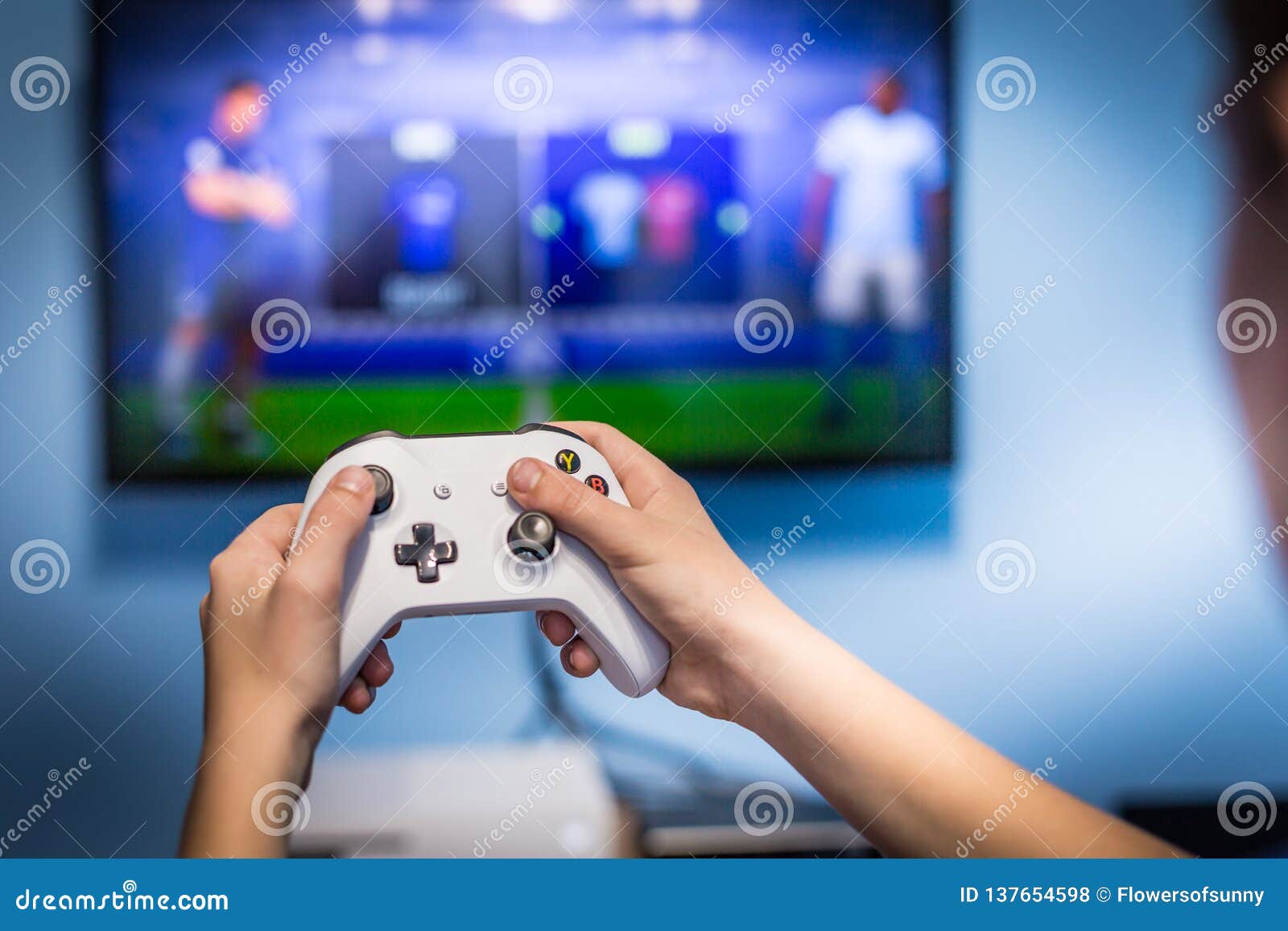 Premium Photo  Close up of player holding joystick, losing video games in  front of computer. gamer using joystick and playing online games on  monitor, sitting at desk. man gaming with modern