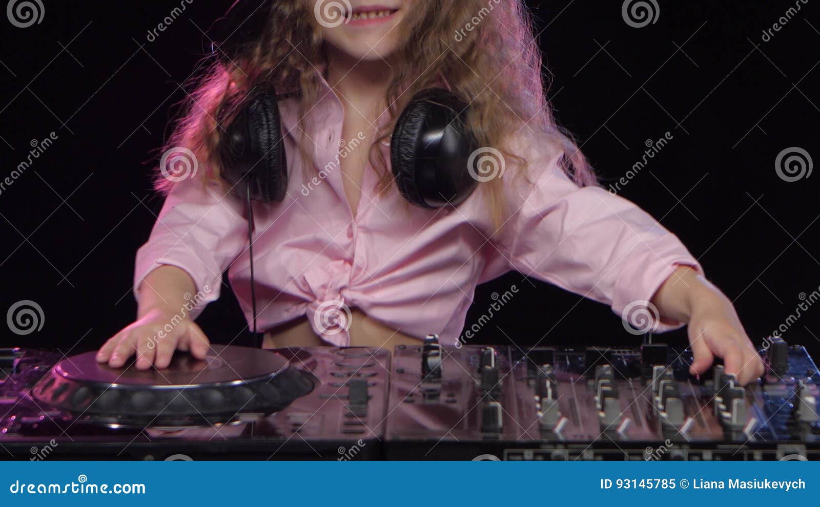 Playing on Vinyl in the Performance of Cute Baby Dj Stock Video - Video of equipment, disc: 93145785 Playing on Vinyl in the Performance of Cute Baby Dj Stock Video - Video of equipment, disc: 93145785