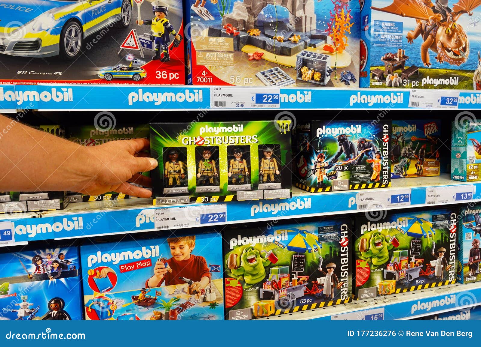 Udled cyklus udvikle Playmobil with Ghostbusters Theme in a Toy Store Editorial Photo - Image of  corporation, design: 177236276