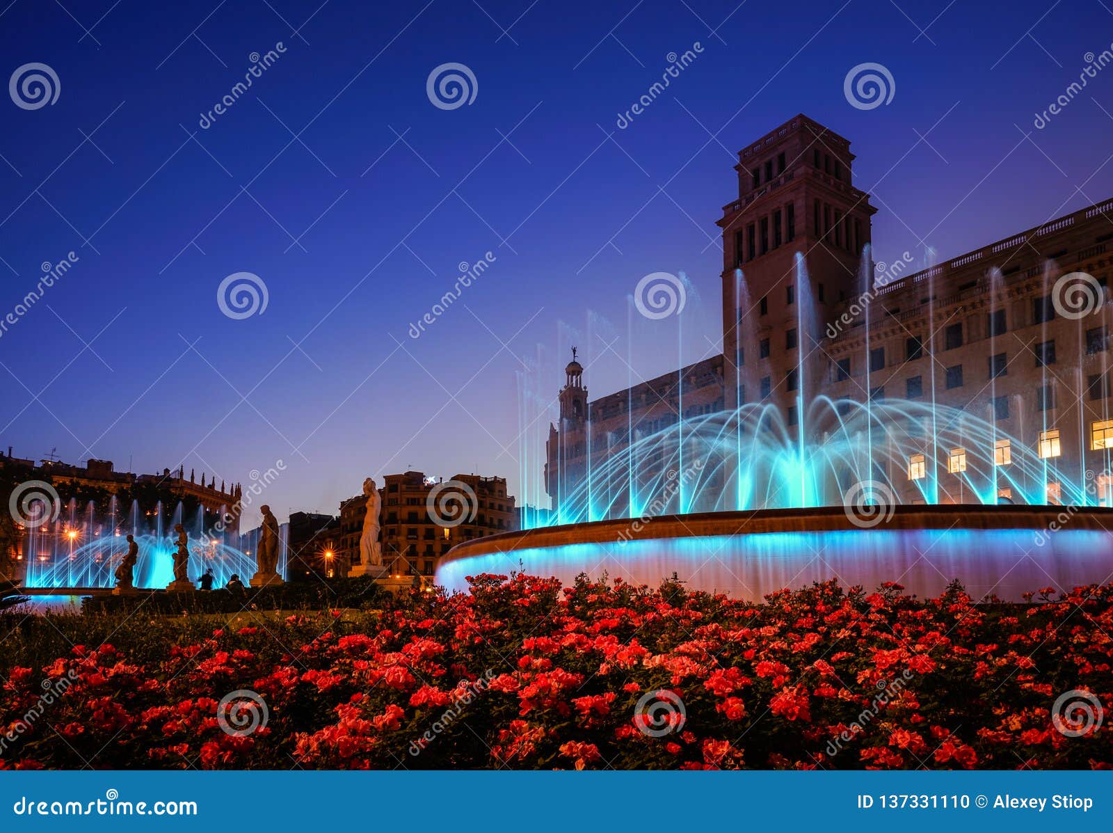 plaza de catalunya fountains