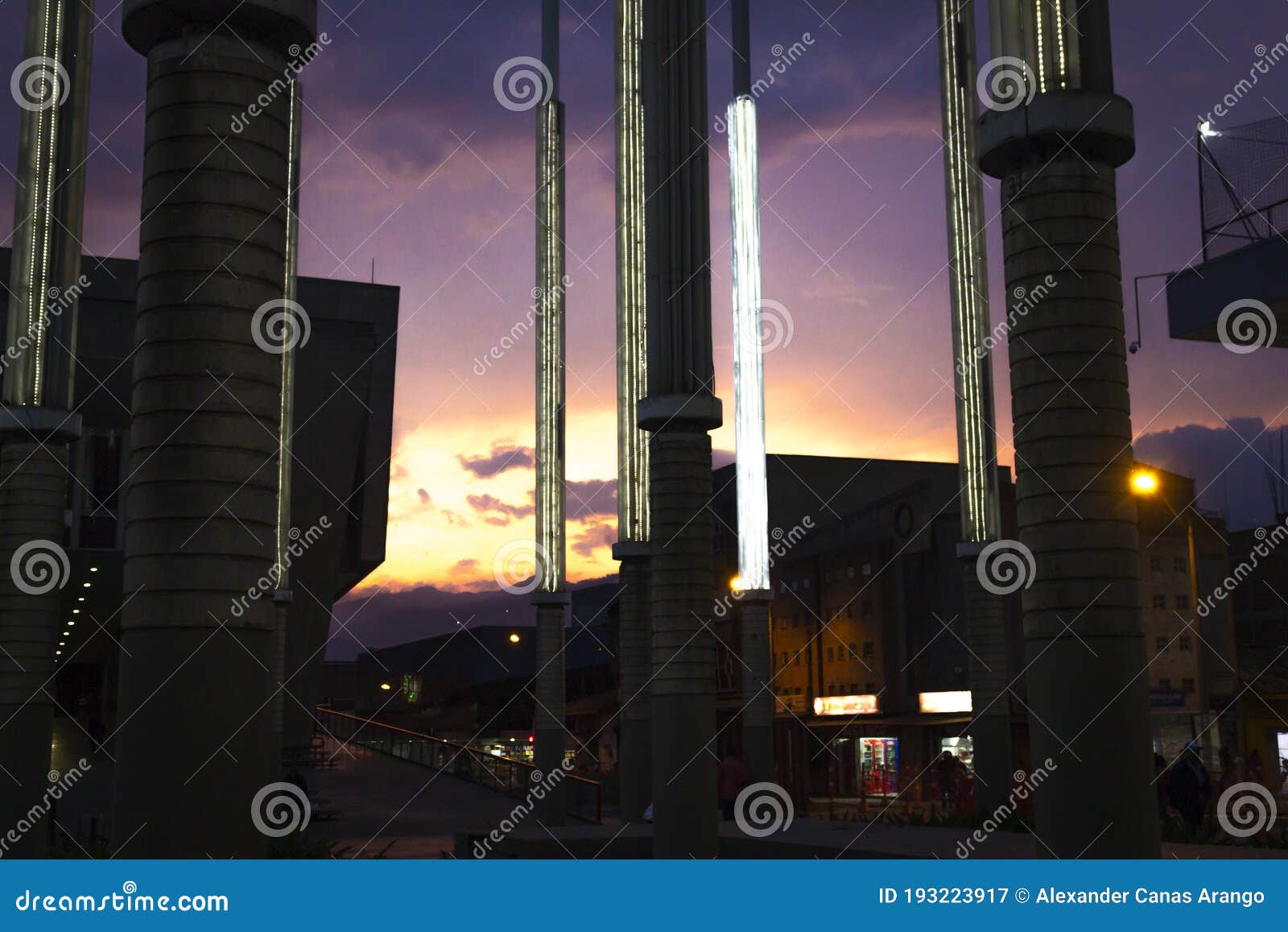 the plaza de cisneros or parque de las luces is a square located in medellÃÂ­n.