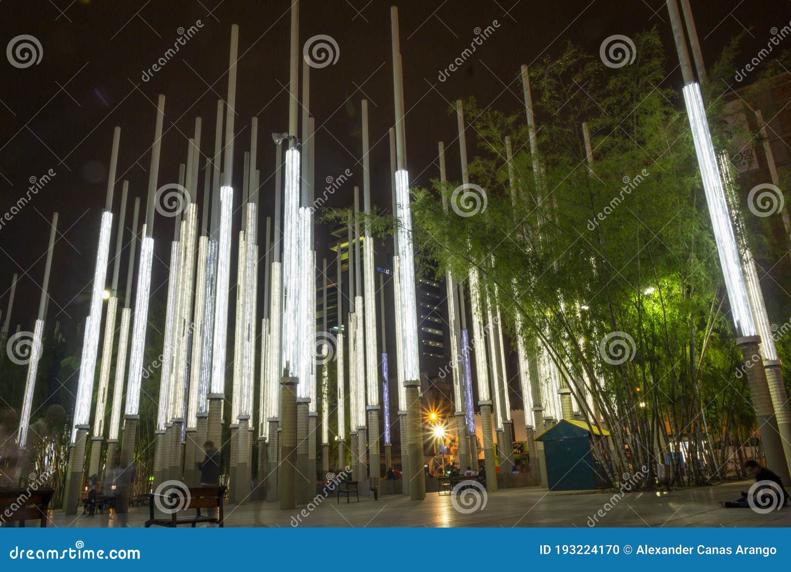 the plaza de cisneros or parque de las luces is a square located in medellÃÂ­n.