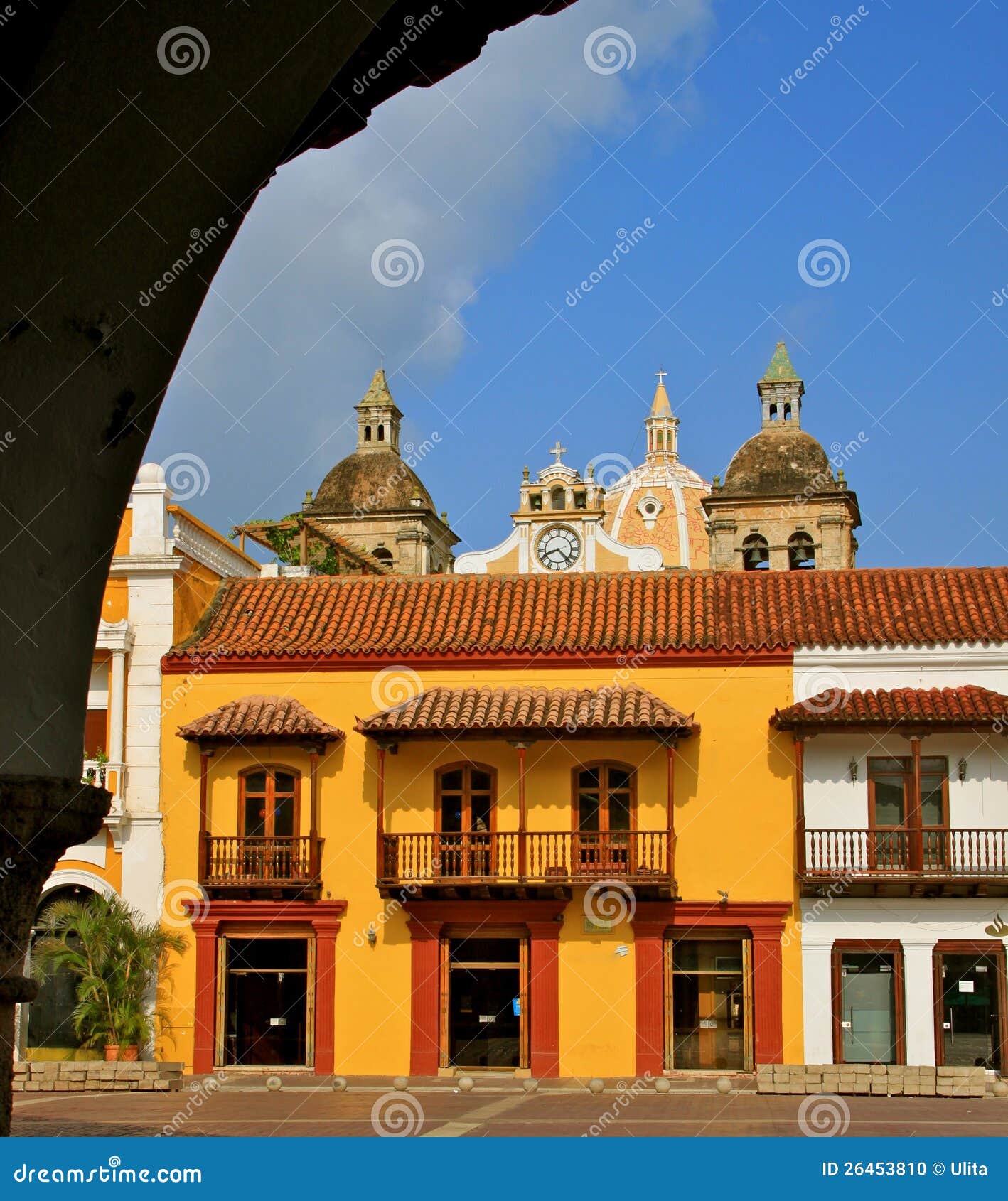 plaza de la aduana, cartagena, colombia
