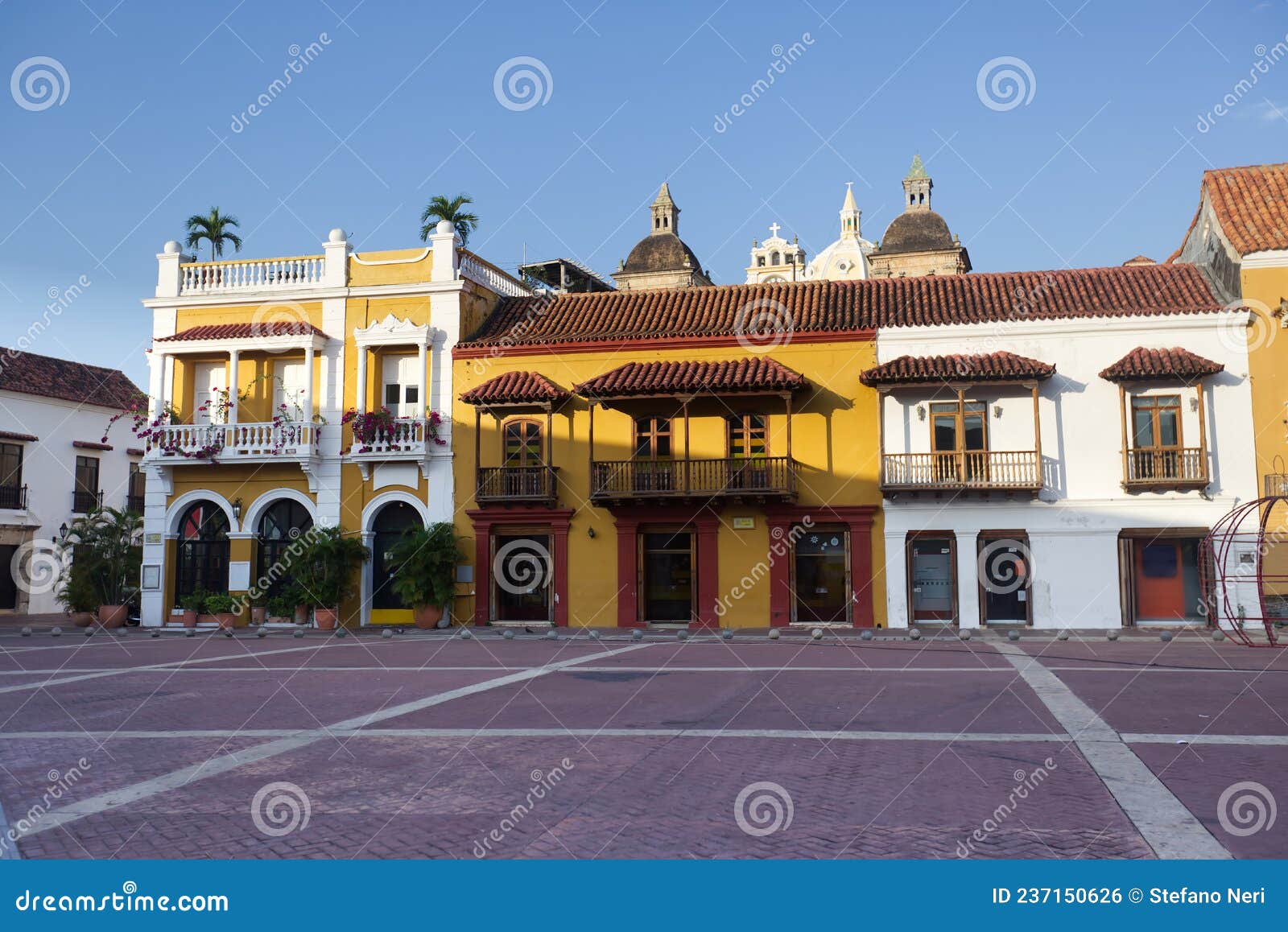 plaza de la aduana in cartagena, colombia