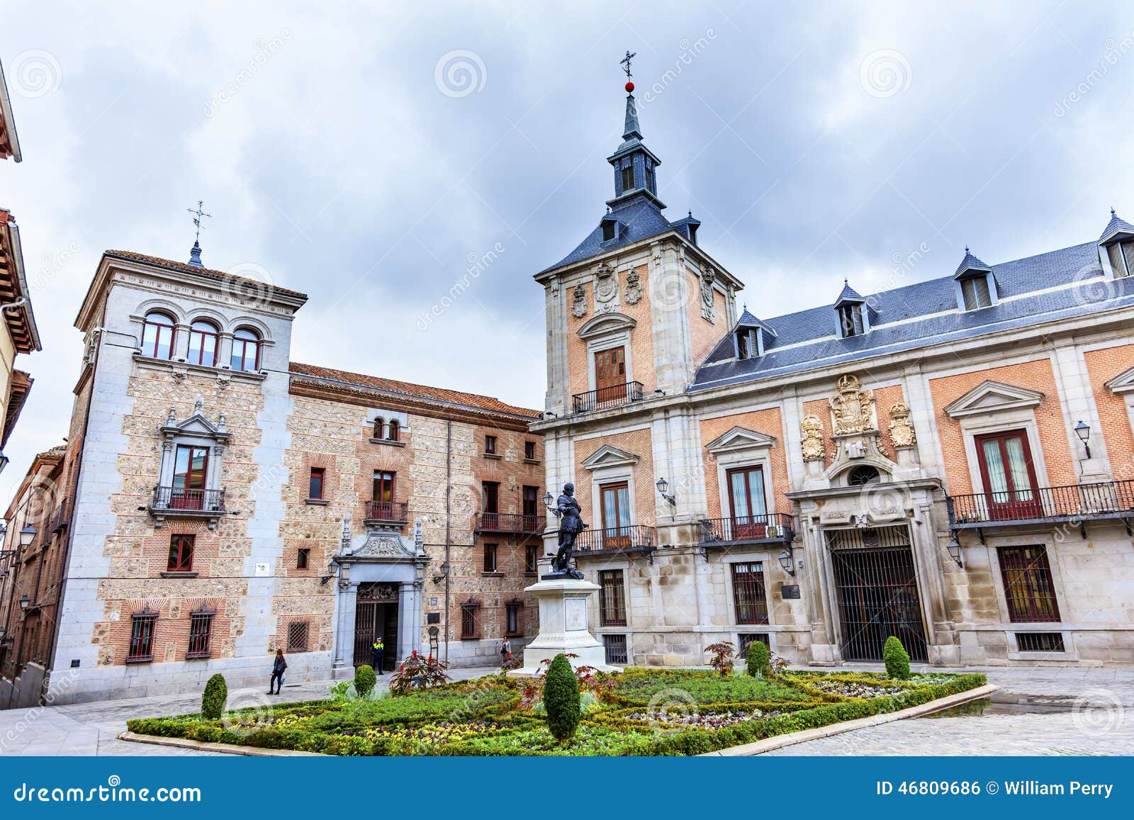 plaza de la villa casa de cisneros madrid spain