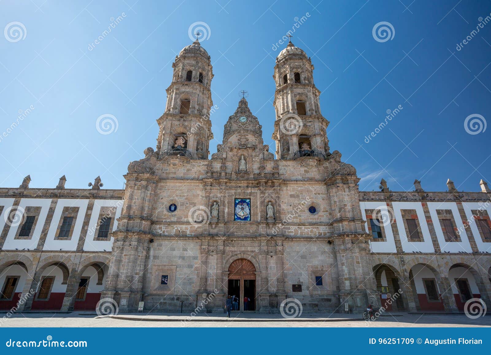 plaza de las americas and church, zapopan, guadalajara, mexico