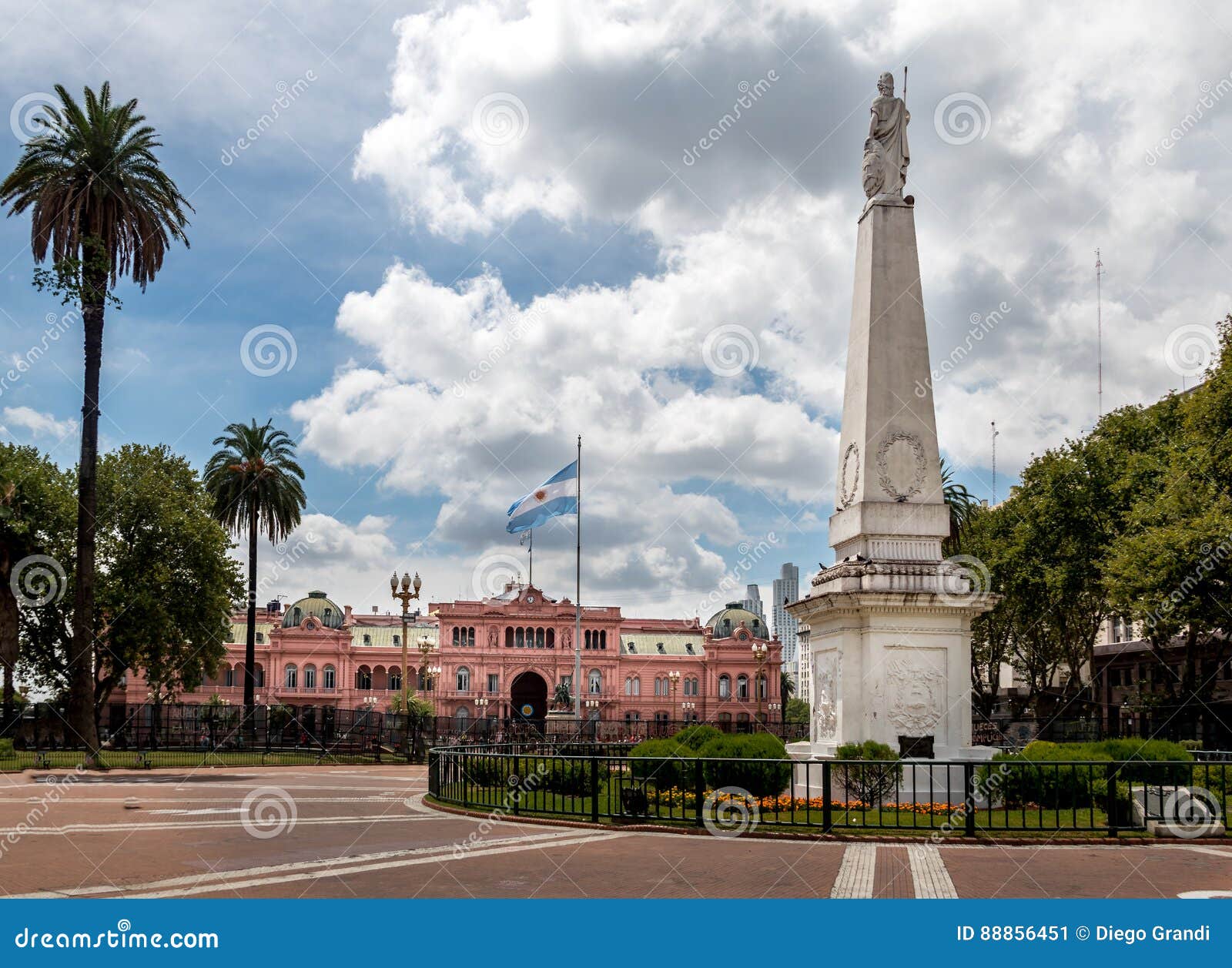 plaza de mayo and casa rosada - buenos aires, argentina