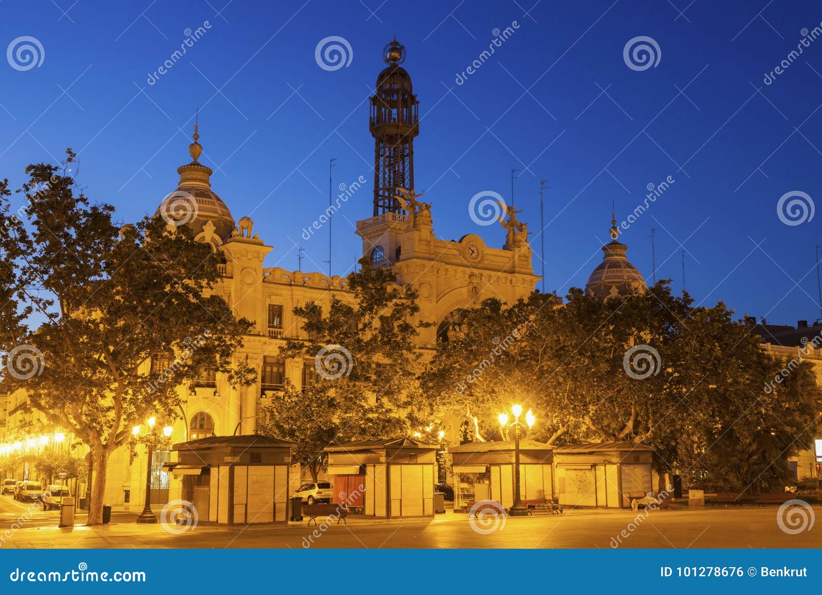 plaza del ayuntamiento in valencia