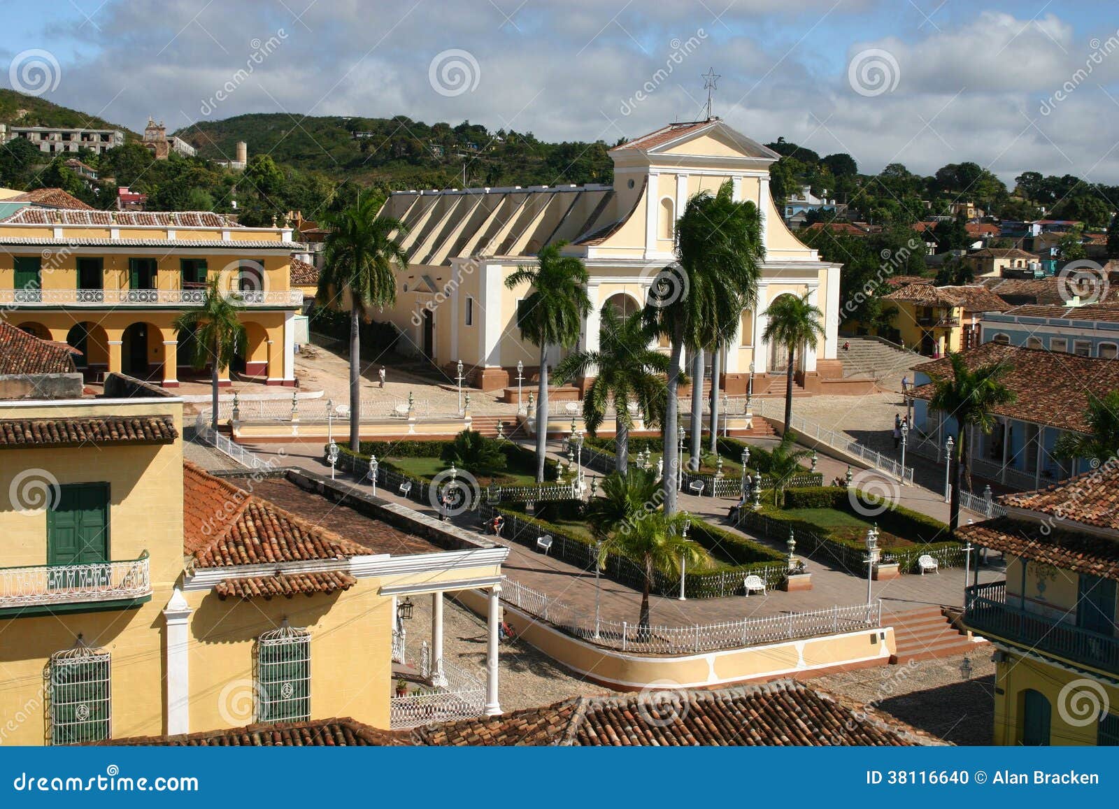 plaza mayor, trinidad, cuba