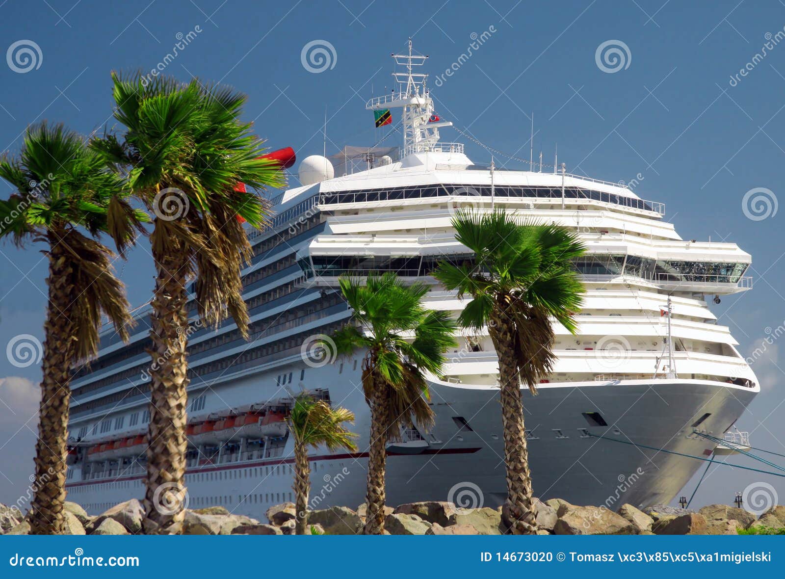 pleasure boat - cruise ship