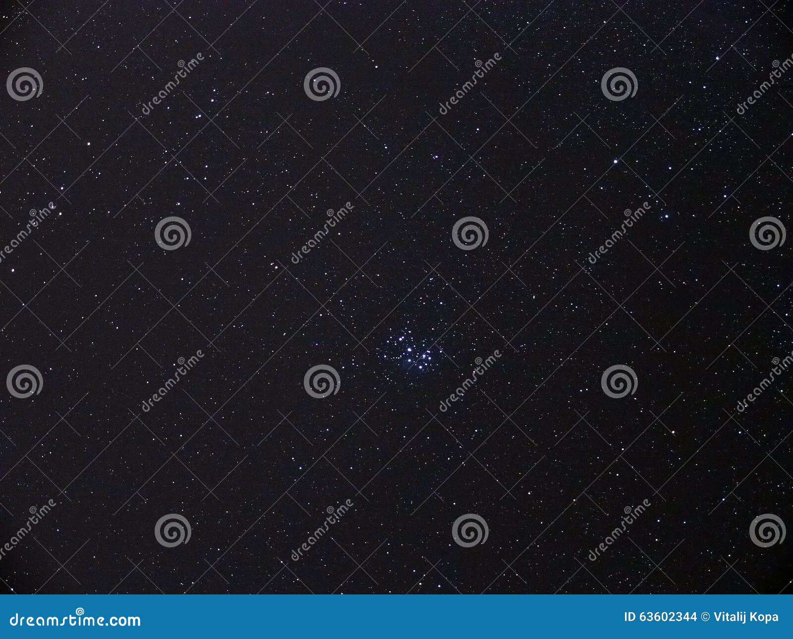 night sky stars and pleiades cluster m45