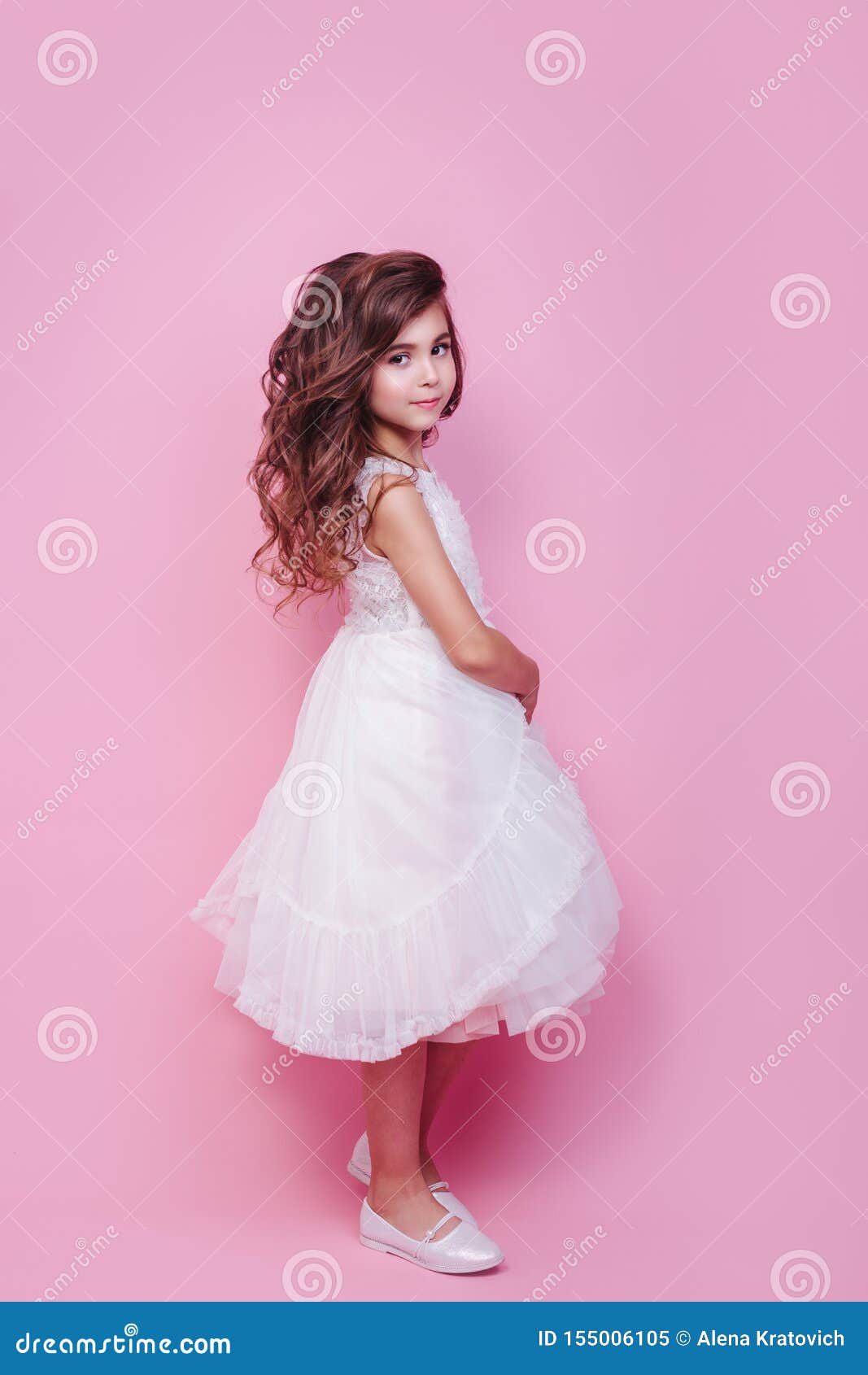 petite fille en rose