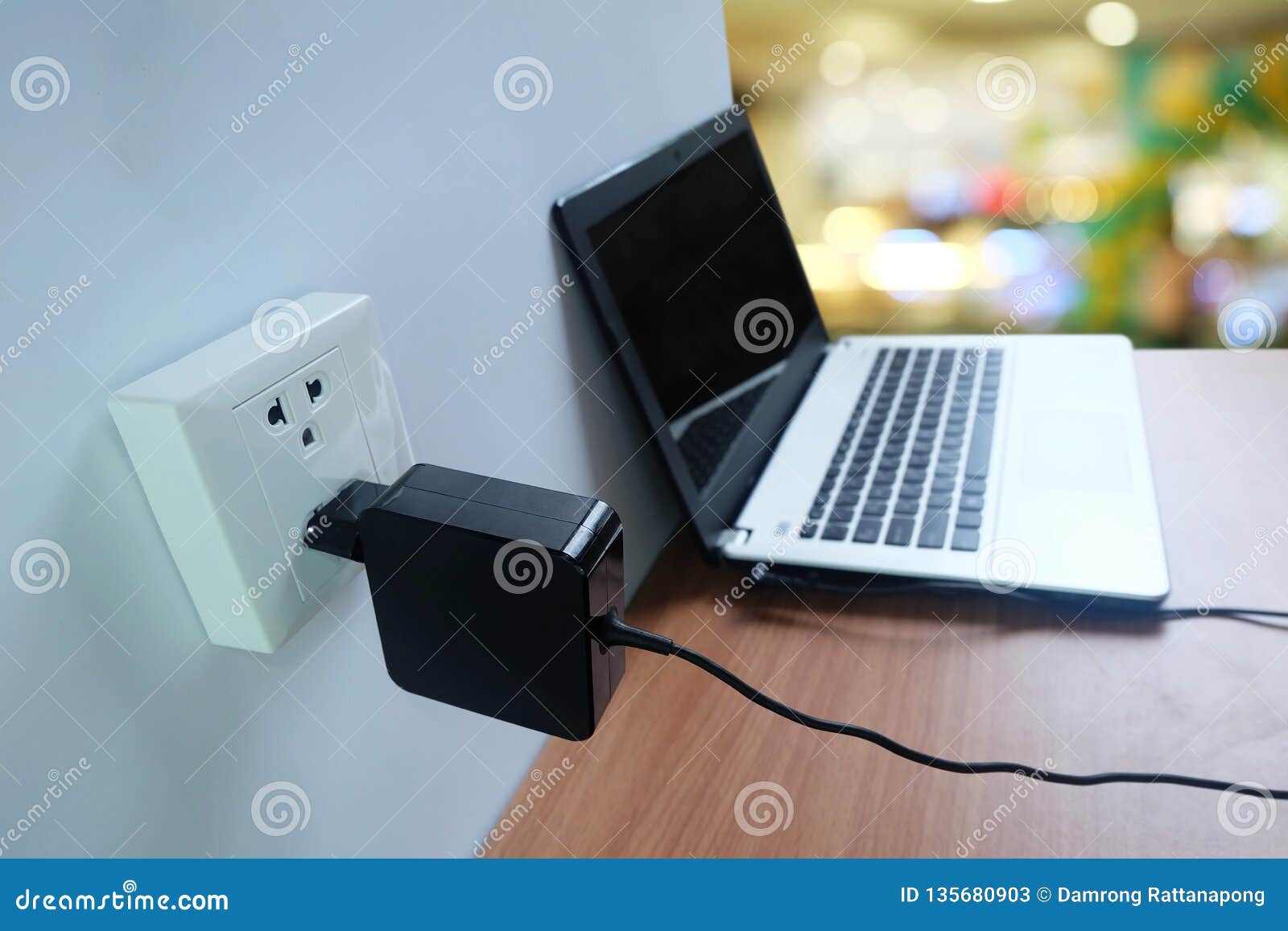 Mew Mew Ontslag Vernietigen Plug in Power Outlet Adapter Cord Charger on a White Wall of the Laptop  Computer on Wooden Stock Image - Image of communication, magnetic: 135680903