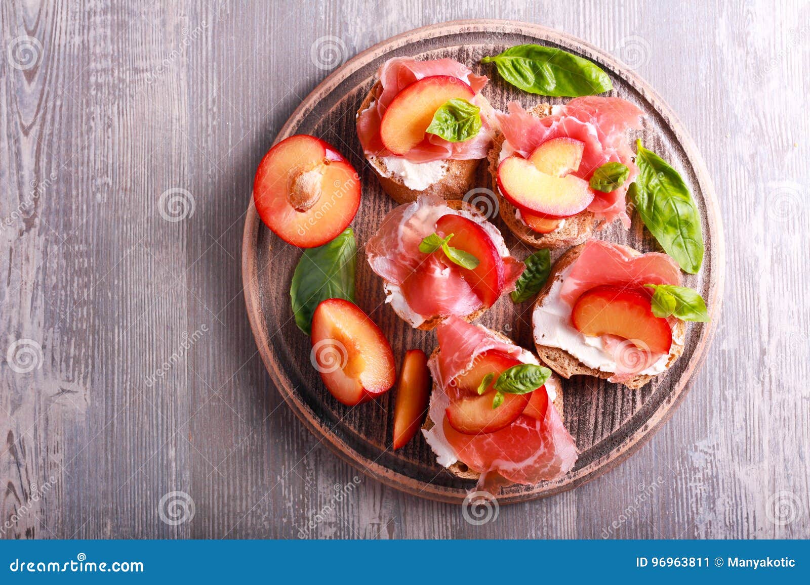 Plum, Prosciutto and Ricotta Bruschetta Stock Image Image of snack