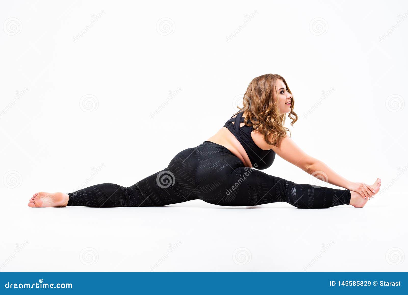 Fat Women Yoga Stock Photos - 17,326 Images