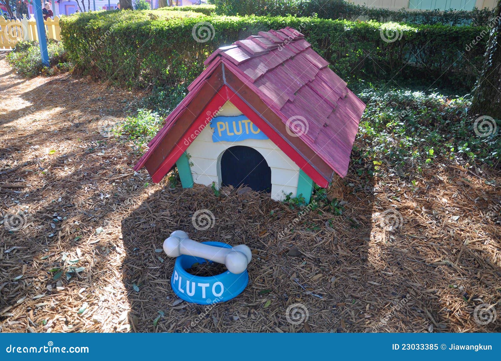 Featured image of post Pluto s Dog House Disneyland Disneyland resort disneyland park mickey s toontown