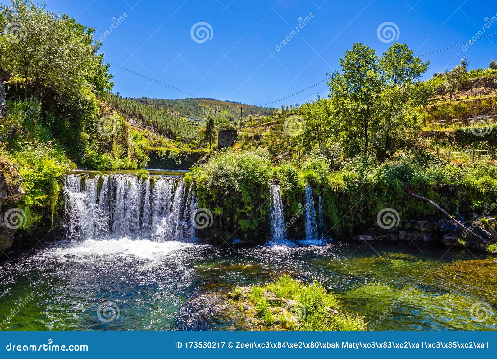 poco da broca waterfall - sierra estrella,portugal