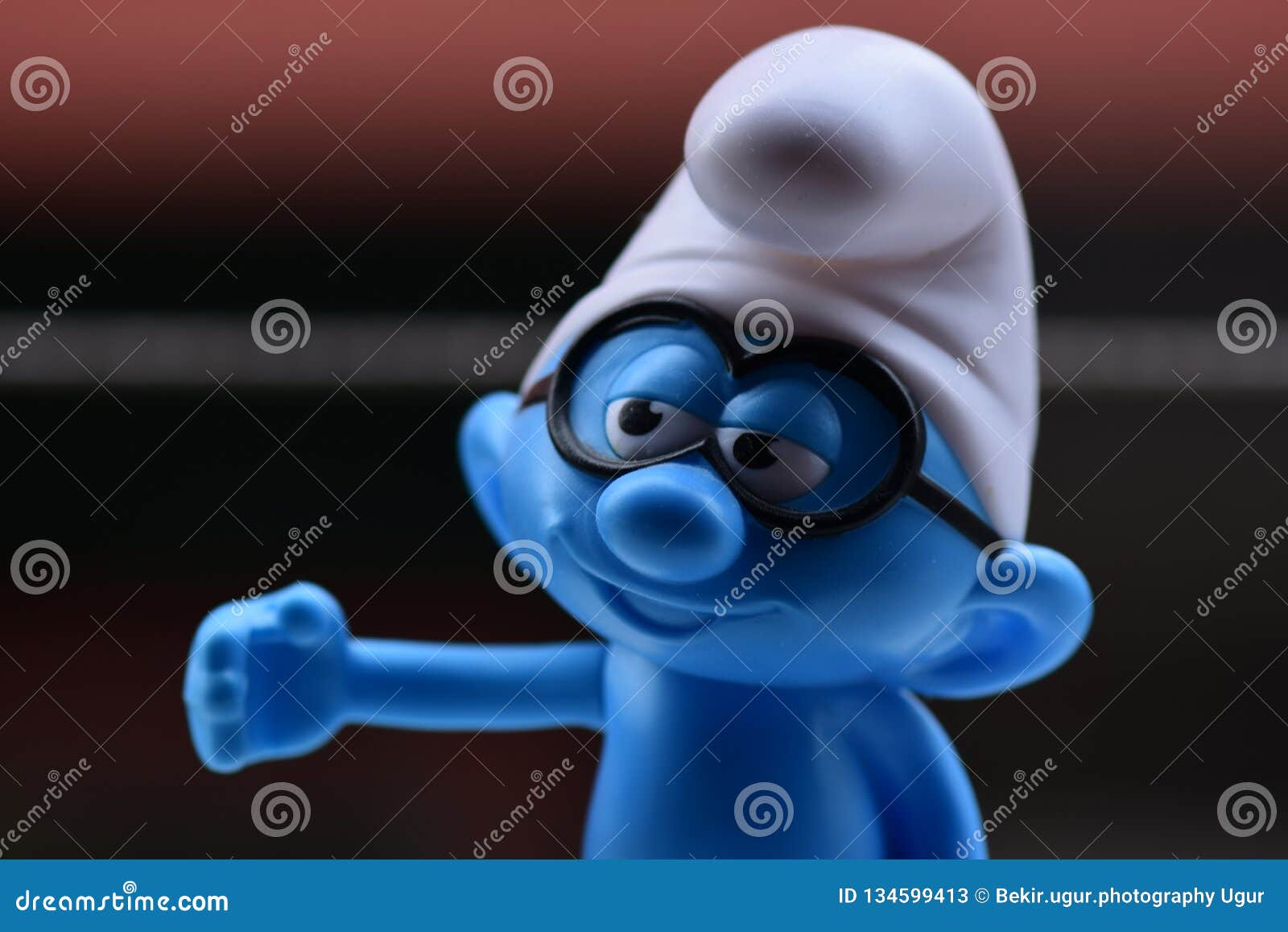 Poco Smurfs Azul, Vidrios Smurf Foto de archivo editorial - Imagen de ...