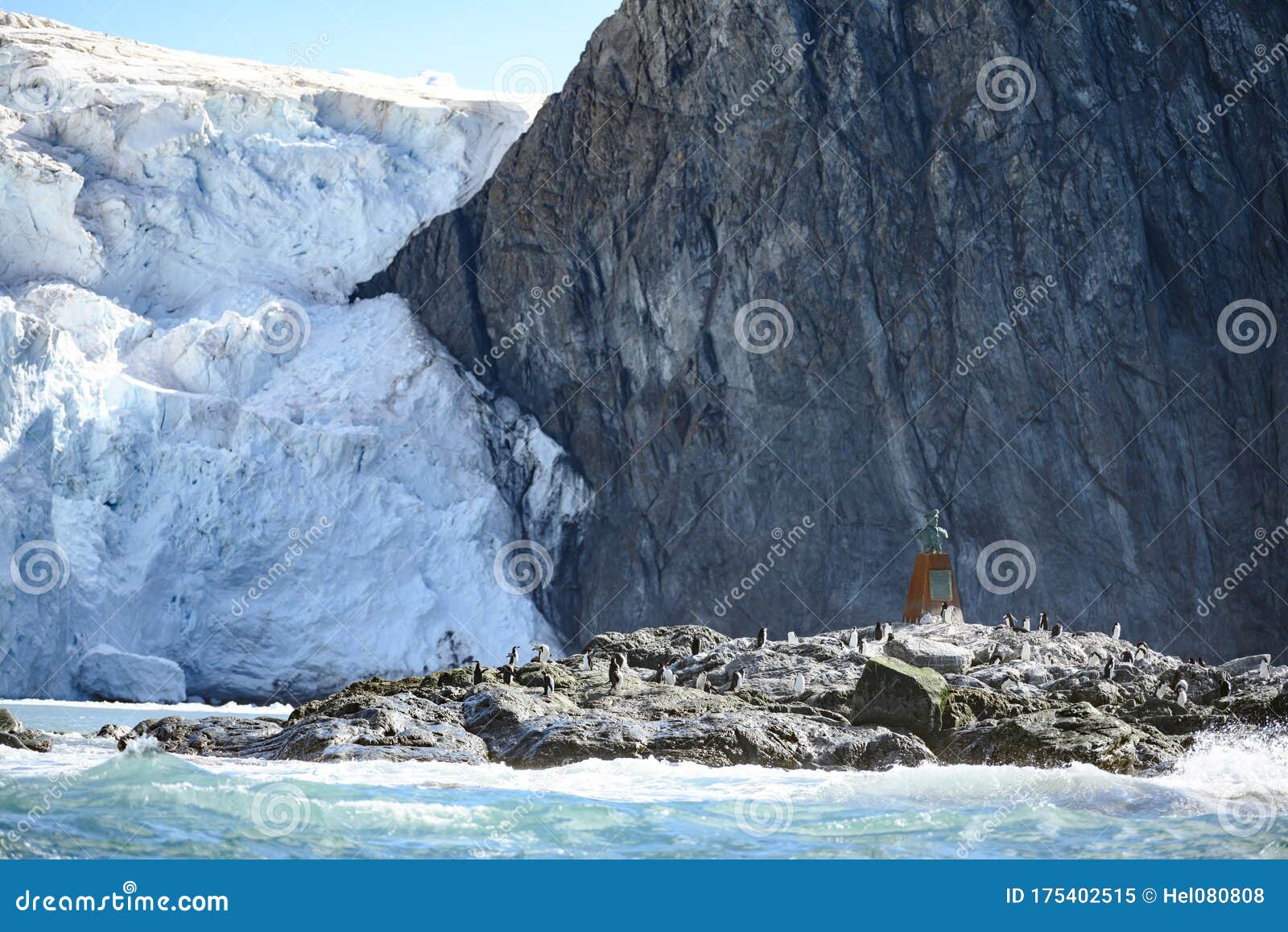 Point Wild at Elephant Island, Where Sir Ernest Shackleton Let His Shipwrecked Men until Captain Came To Rescue Them. Stock Image - Image of shipwrecked, statue: 175402515