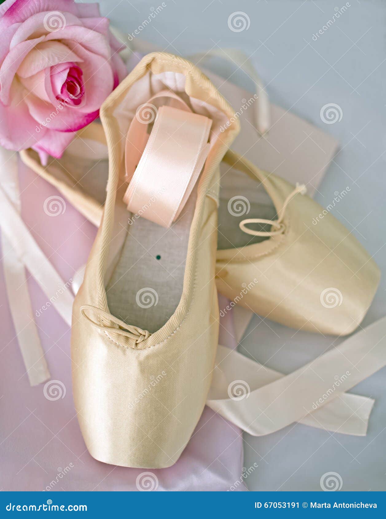 384 Pointe Ballet Shoes Ribbons Stock Photos Free & RoyaltyFree