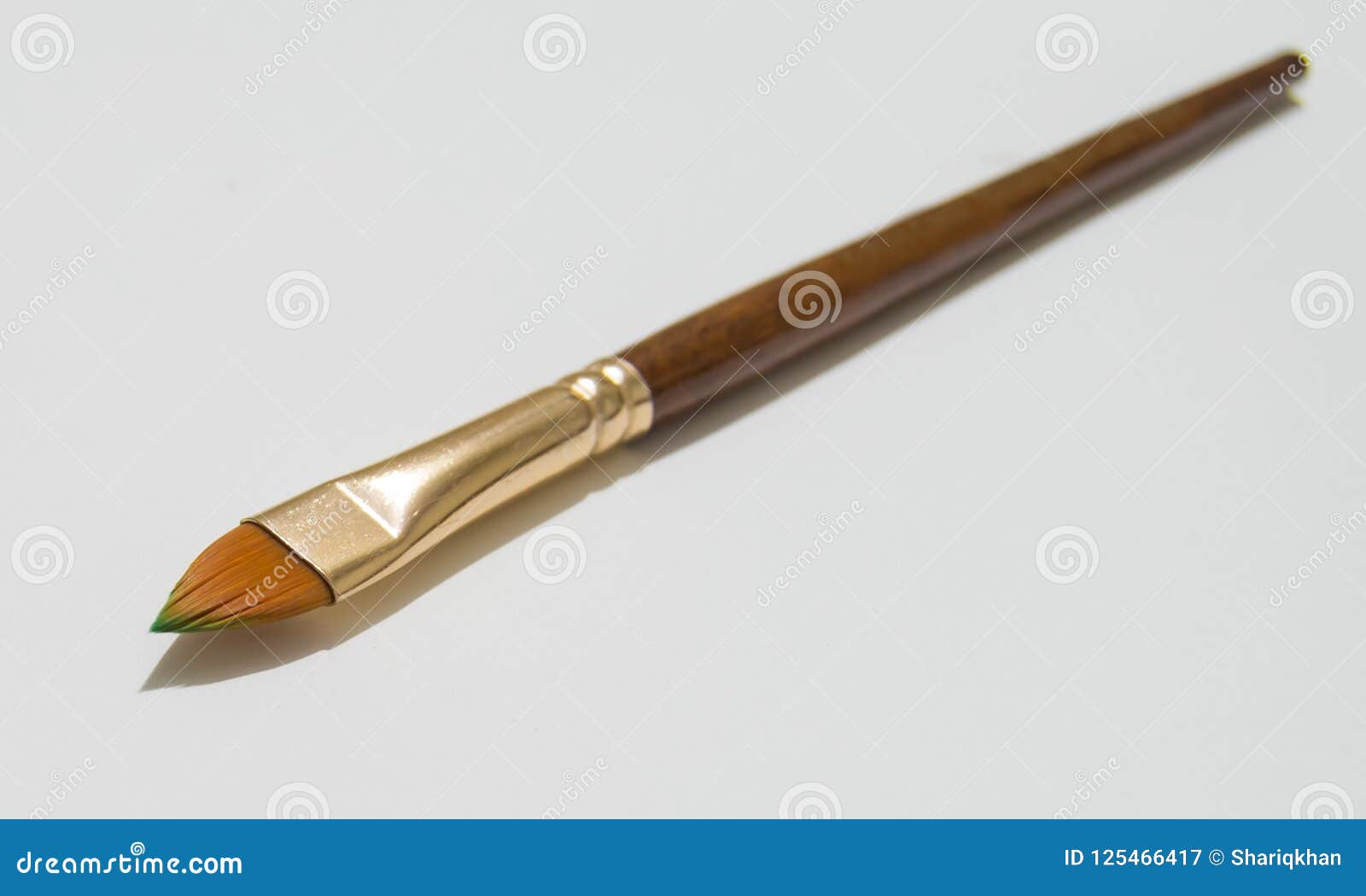 Round pointed brush Round pointed brush