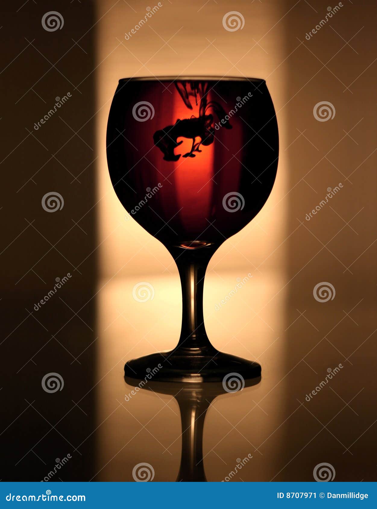 Tiger head wine glass in transparent glass