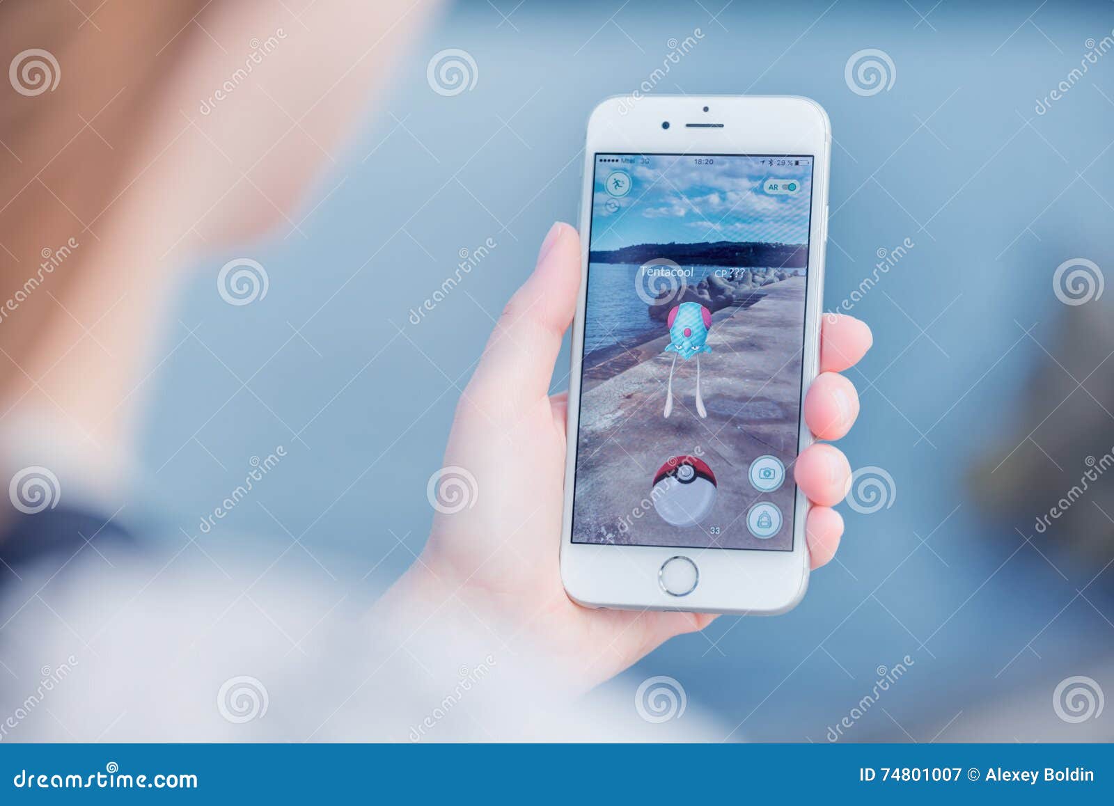 Với game Pokemon Go trên iPhone, bạn có thể trải nghiệm một cuộc phiêu lưu thực sự với những chú Pokemon hoang dã. Bạn hãy cùng thưởng thức những hình ảnh trong trò chơi và khám phá thế giới Pokemon qua những bức ảnh được chia sẻ trên hình ảnh.