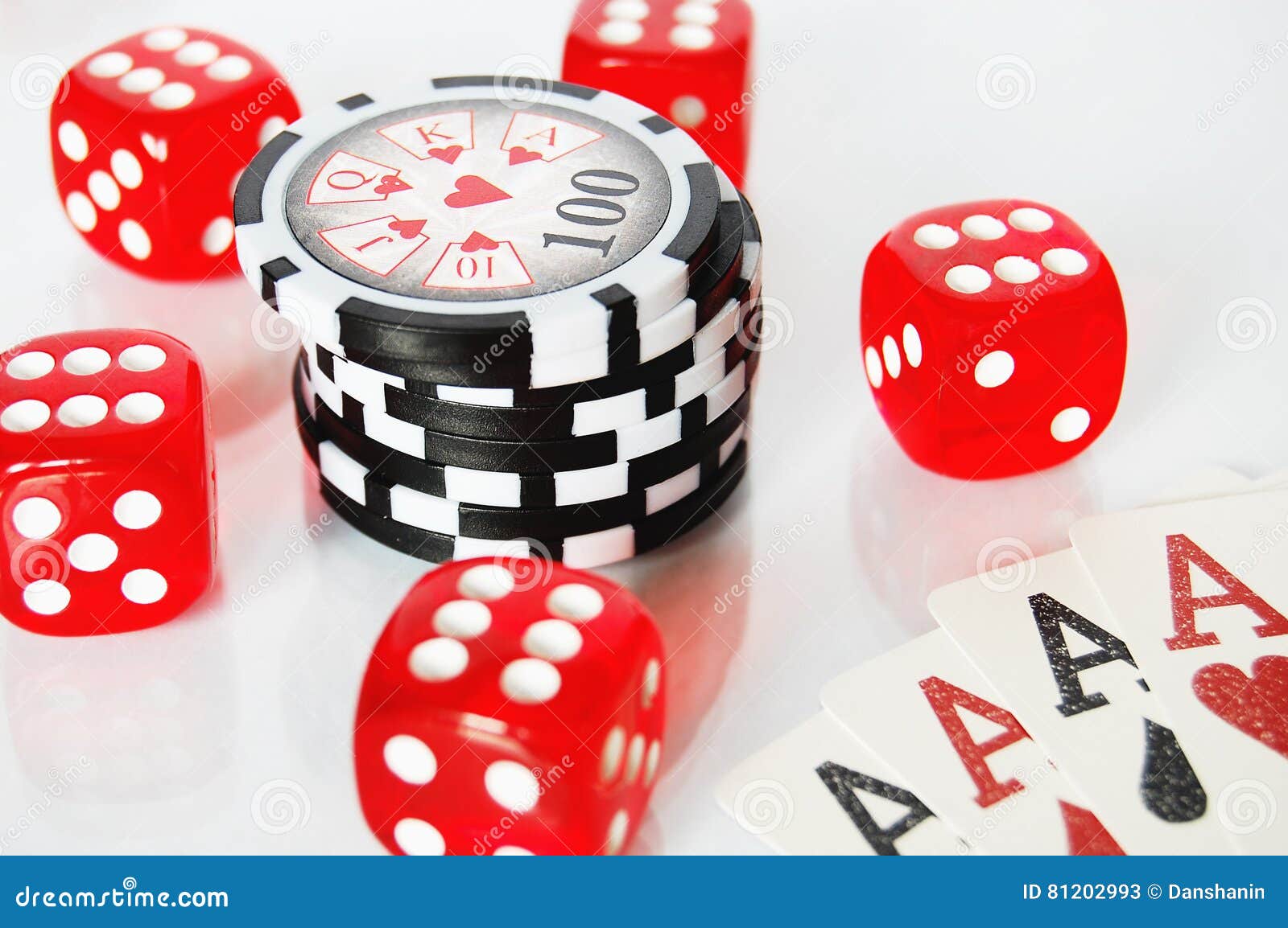 Play poker dice online, free