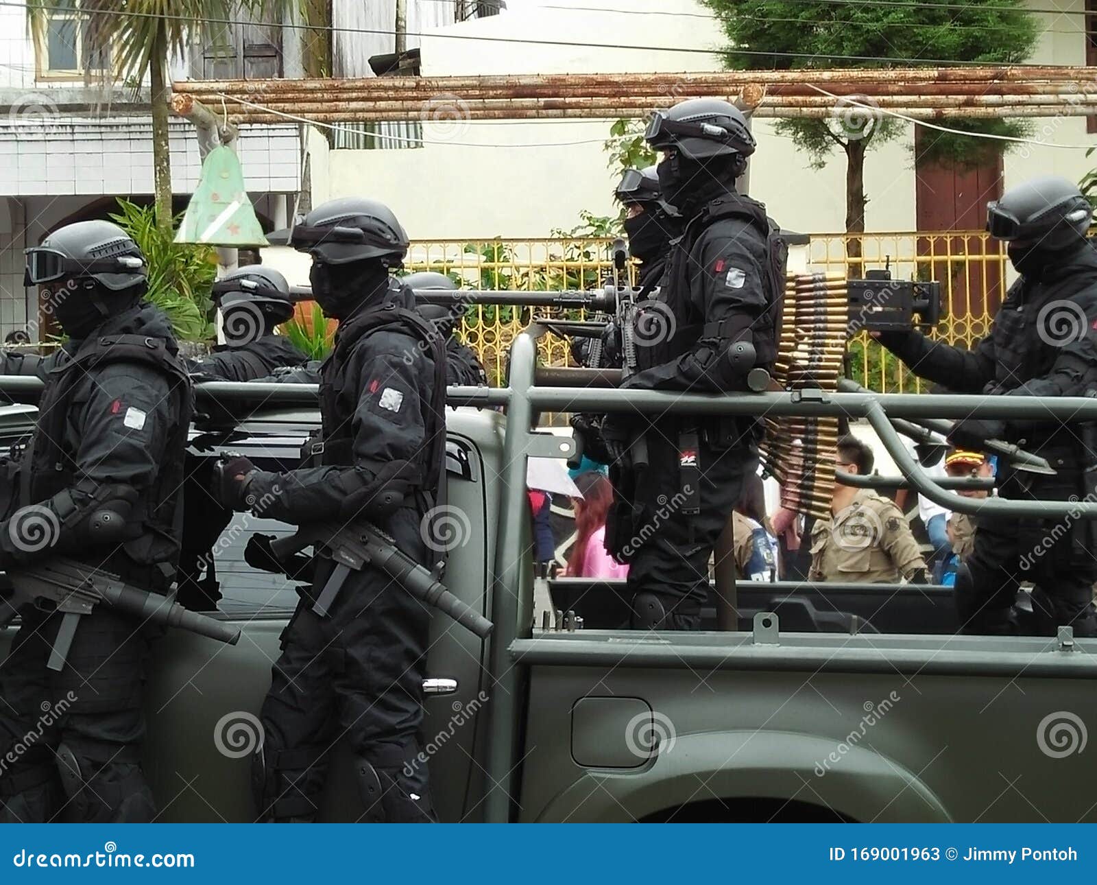 Policial, segunda, dia 08 de agosto