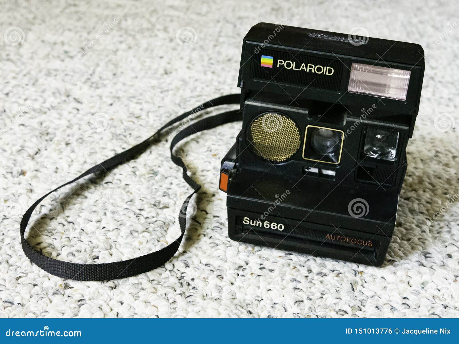 Polaroid Sun 660 Camera editorial photo. Image of technology - 151013776