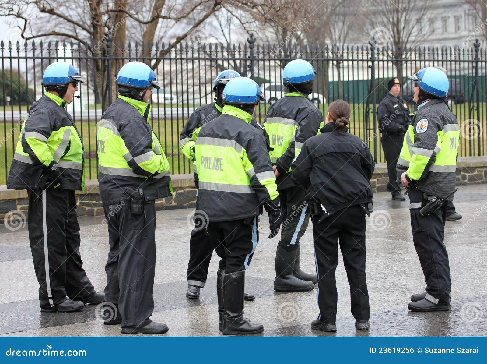 Police in Front of the White House Editorial Photo - Image of ...