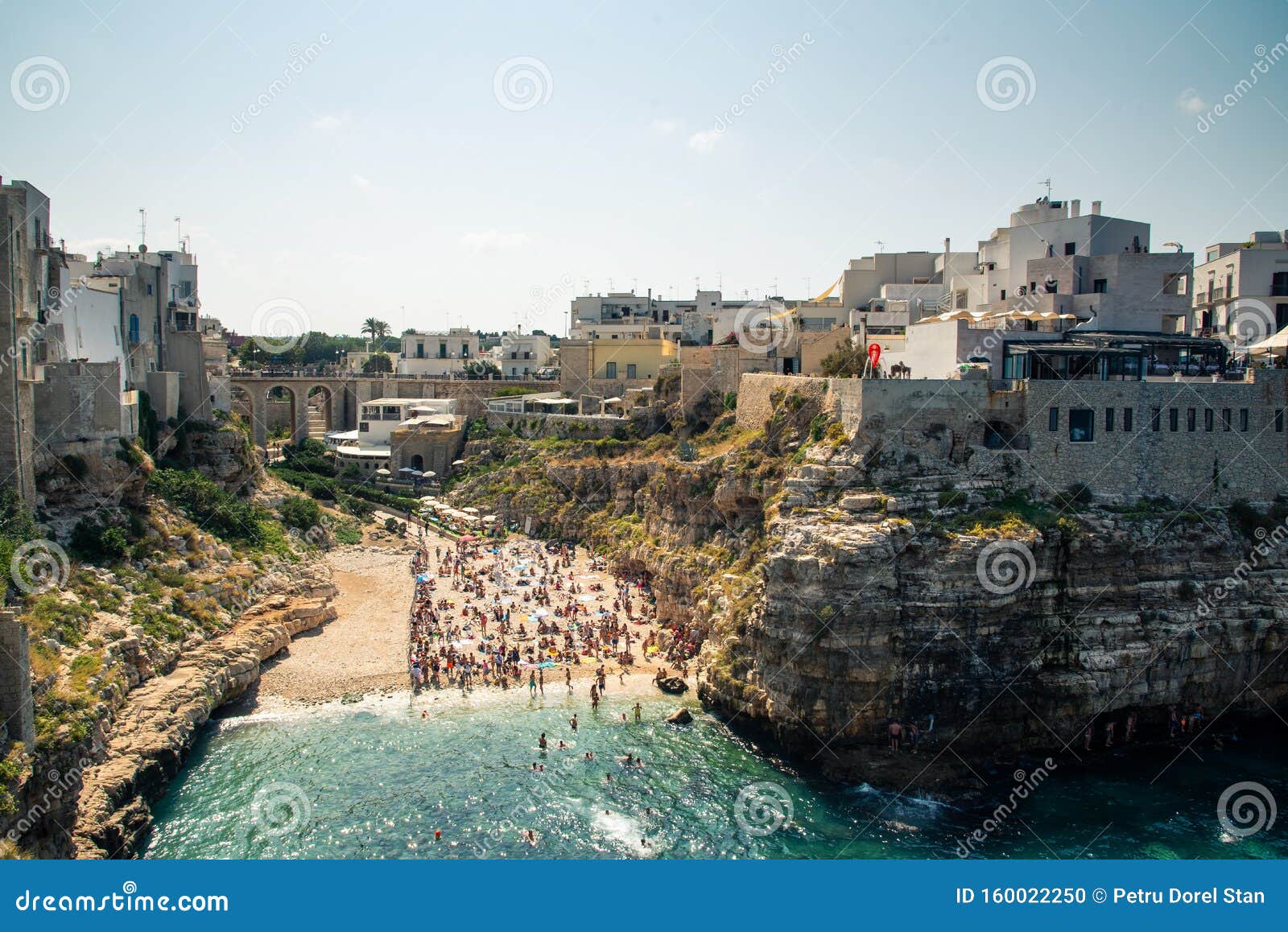 Syd marxisme bønner Polignano a Mare Coast in Bari, Italy during Summer with Turquoise Blue  Water in the Sea Editorial Image - Image of polignano, southern: 160022250
