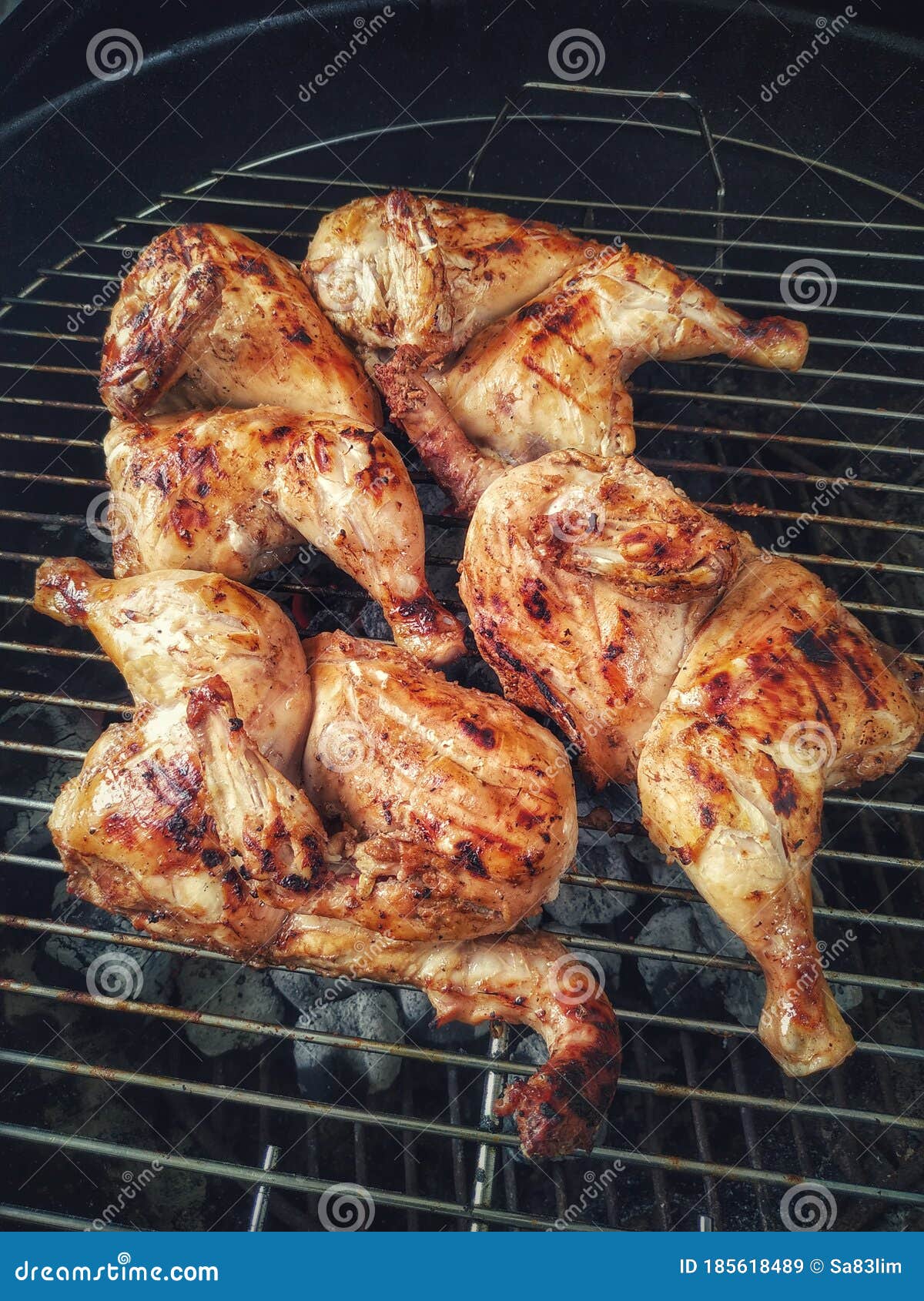 Pollo Asado a La Parrilla De Carbón Vegetal Imagen de archivo - Imagen de verano, carne: 185618489 Pollo Asado a La Parrilla De Carbón Vegetal Imagen de archivo - Imagen de verano, carne: 185618489