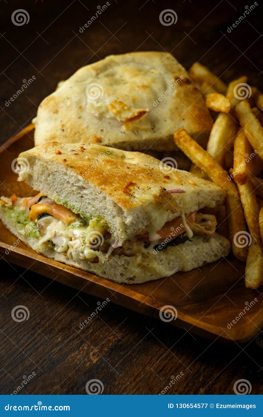 Pollo Toscano Asado a La Parrilla Panini Imagen de archivo - Imagen de ...